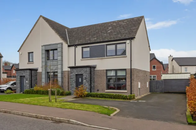 19 Fairfields Glen, Lisburn, BT28 3SE