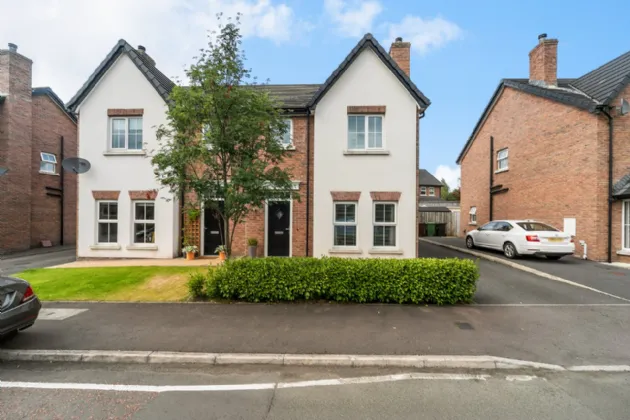 8 Blaris Drive, Lisburn, County Down, BT27 5FT