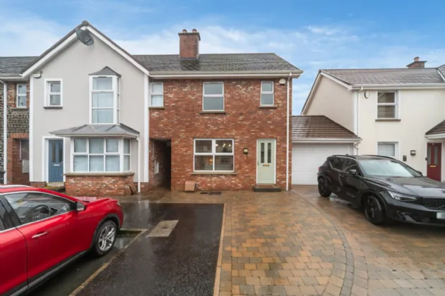 7 Danesfort Park, Carryduff, Belfast, County Down, BT8 8FG