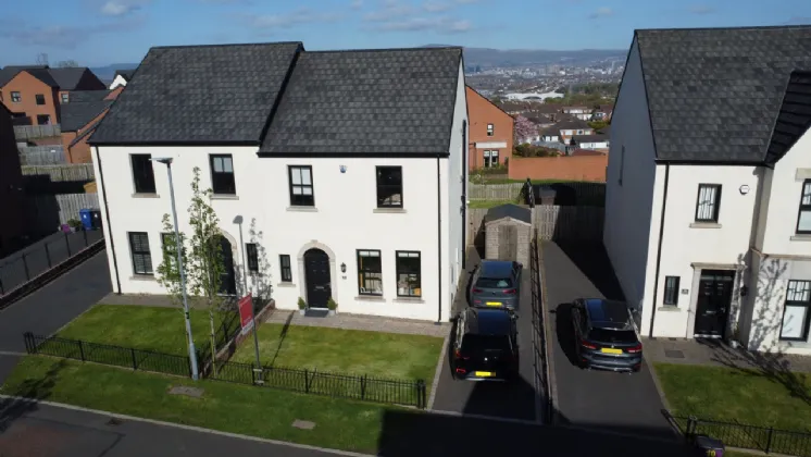 8 Castlegowan Crescent, Belfast, County Antrim, BT5 7WQ