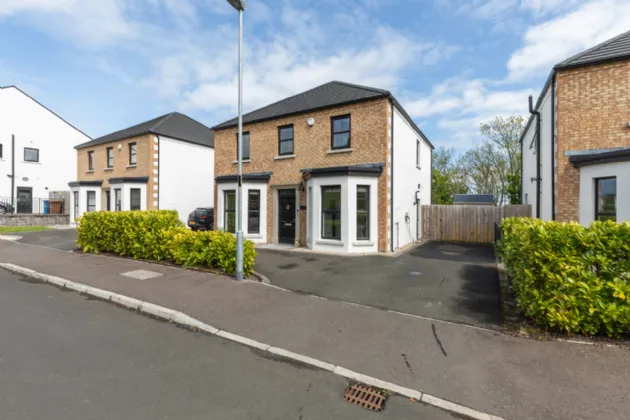 21 Scrabo Heights, Newtownards, County Down, BT23 4AG