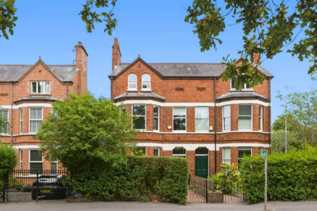 388 Ravenhill Road, Belfast, County Antrim, BT6 0BA