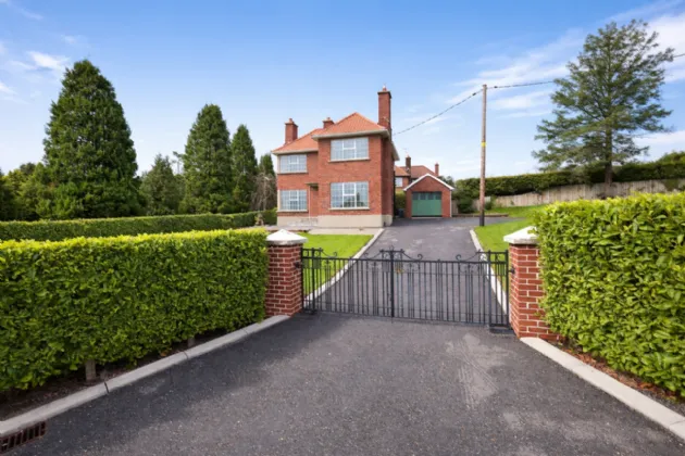 Weavers Lodge, 18, Loughview Road, Coalisland, BT71 4LG