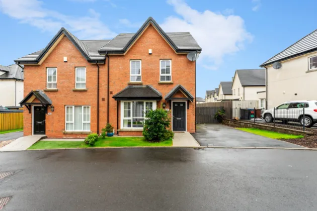 48 Millmount Village Park, Dundonald, Belfast, County Down, BT16 1YY