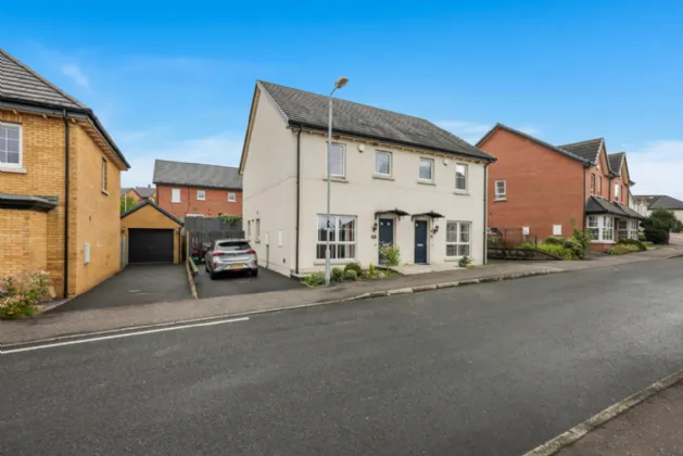 2 Millmount Village Park, Dundonald, Belfast, BT16 1YY