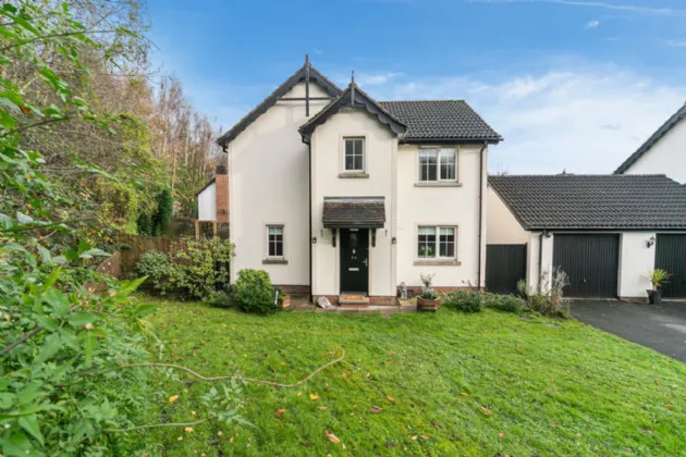 24 Lagmore Glen, Dunmurry, Belfast, County Antrim, BT17 0UZ