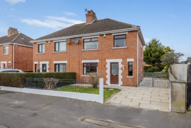 1 Cumberland Park, Dundonald, Belfast, County Down, BT16 2AY