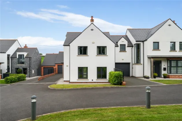 8 Carnesure Mews, Off The Grange, Killinchy Road, BT23 5TA