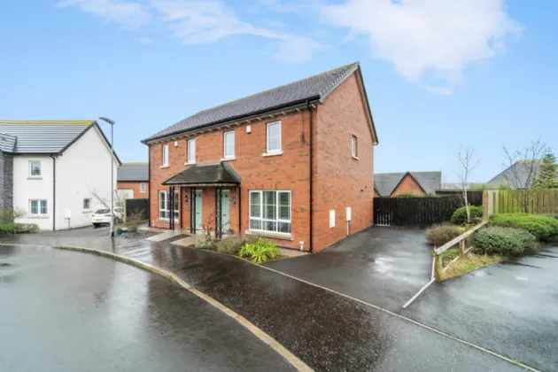 21 Millmount Village Green, Dundonald, Belfast, County Down, BT16 1AW