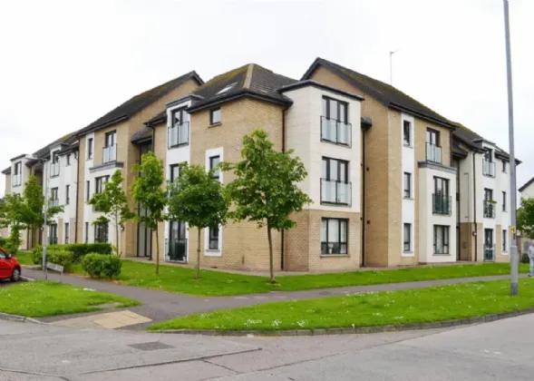 2 Skye Buildings, Drumadoon Square, Dundonald, Belfast, County Down, BT16 2QN