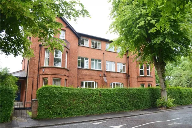 Apt 5, 50 Myrtlefield Park, Malone Road, Belfast, BT9 6NF