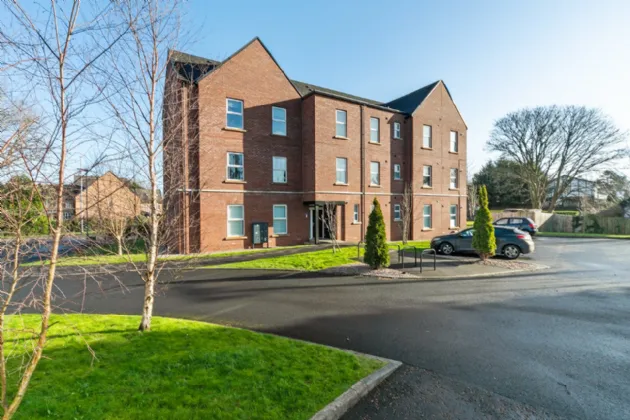 Apartment 8, 2 Eaton Park, Dunmurry, Belfast, County Down, BT17 9FX