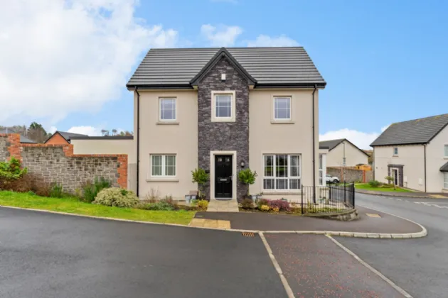 32 Millmount Village Meadows, Dundonald, Belfast, County Down, BT16 1AT