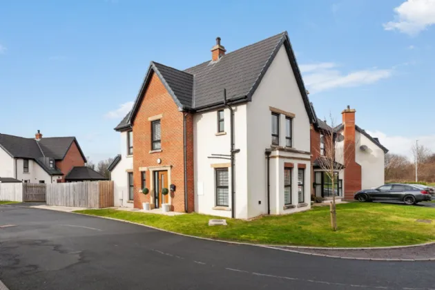 18 Royal Ascot Mews, Carryduff, Belfast, County Down, BT8 8SD