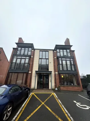 Apartment 8, Castlehill Place, 605, Upper Newtownards Road, Belfast, BT4 3LQ