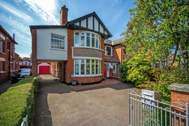 124 Finaghy Road North, Belfast, County Antrim, BT10 0JD