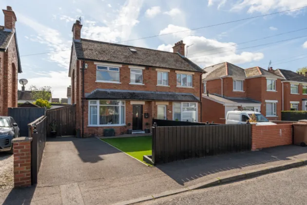 22 Grand Prix Park, Dundonald, Belfast, BT16 2BD