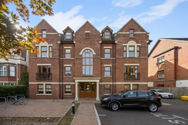 Apartment 3, 22 Upper Lisburn Road, Finaghy, Belfast, County Antrim, BT10 0AA