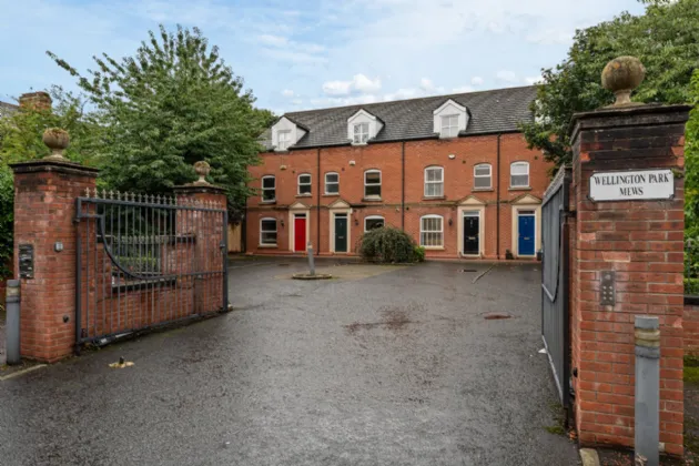 3 Wellington Park Mews, 52 Wellington Park, Belfast, County Antrim, BT9 6DA