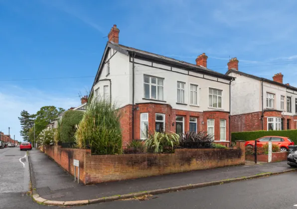 32 Old Cavehill Road, Belfast, County Antrim, BT15 5GT