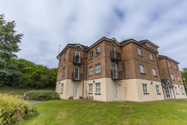 23 Lawnfield Grove, Newcastle, BT33 0US