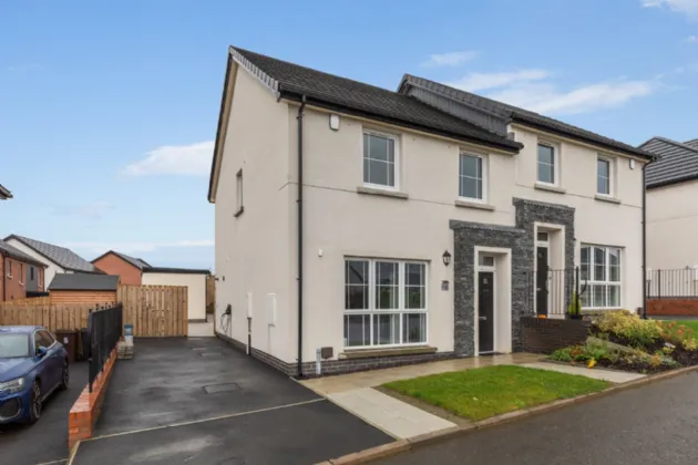 6 Mealough Gardens, Carryduff, Belfast, County Down, BT8 8SN