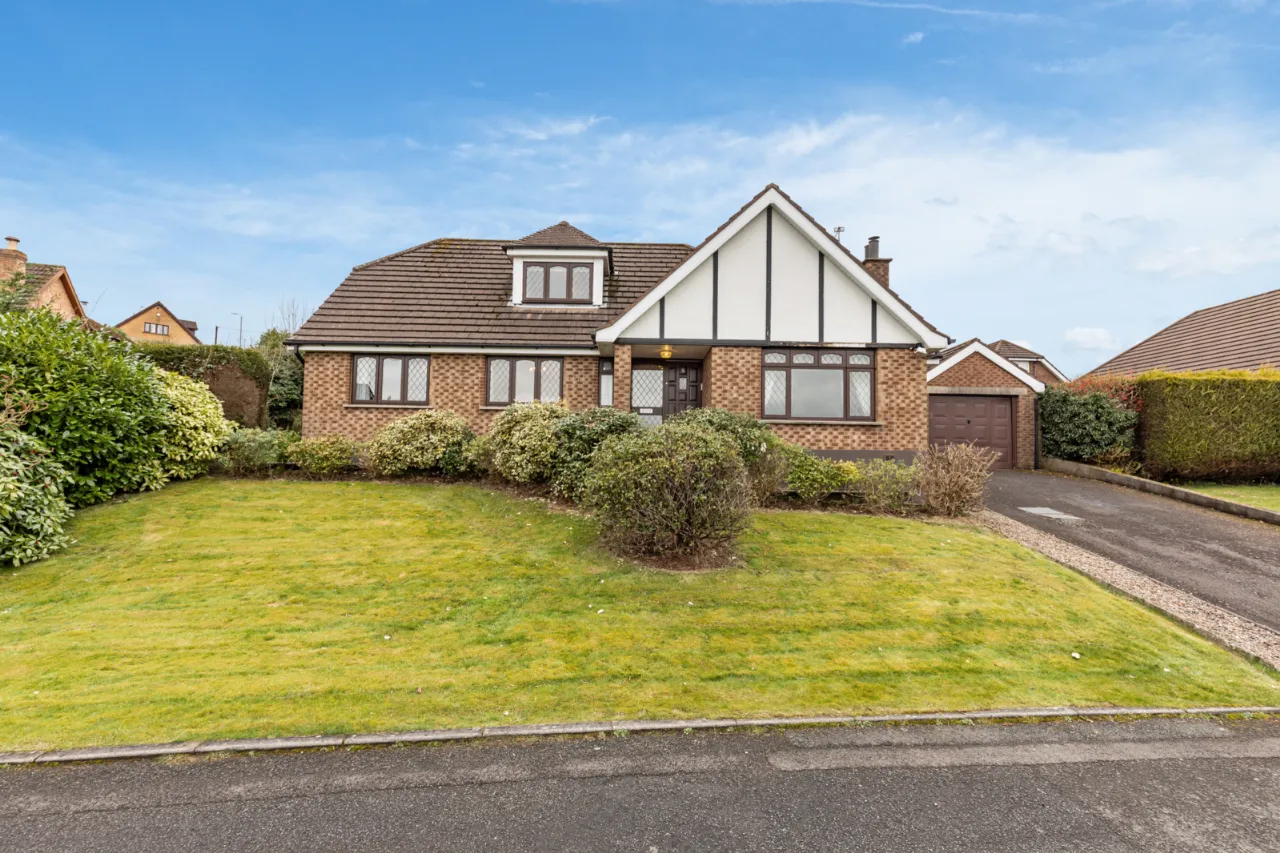 5 Fort Hill, Dundonald, Belfast, County Down, BT16 1XY