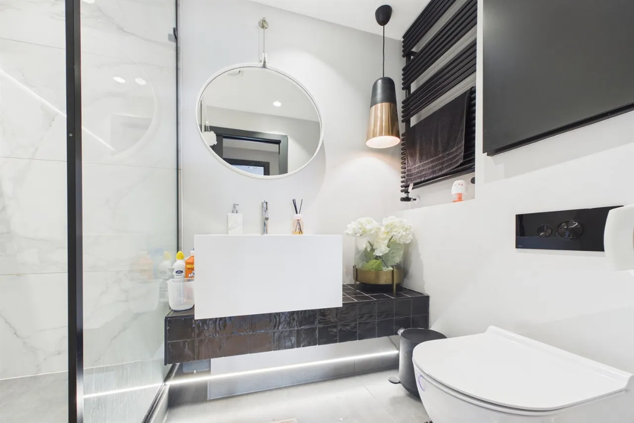 31 FX, Belfast, BT1 4NX, 