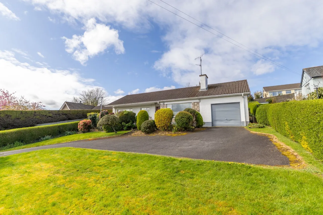 10 Upper Dromore Road, Warrenpoint, Newry, County Down, BT34 3PW