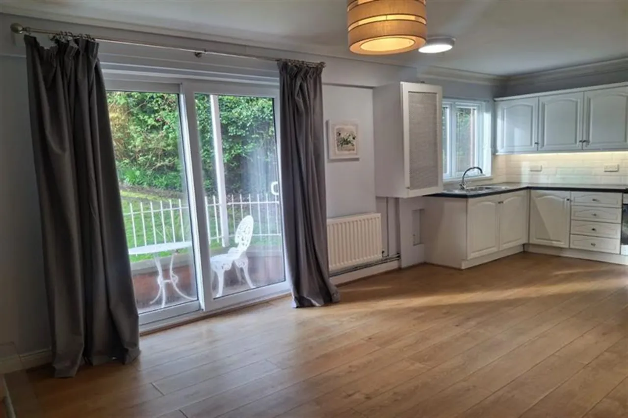 16 Kings Manor, Belfast, BT5 6PP, 