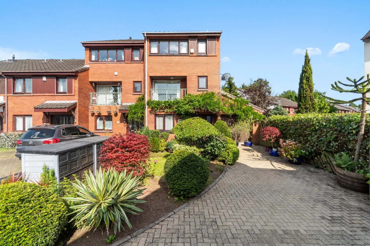 27 Upper Malone Park, Belfast, County Antrim, BT9 6PP