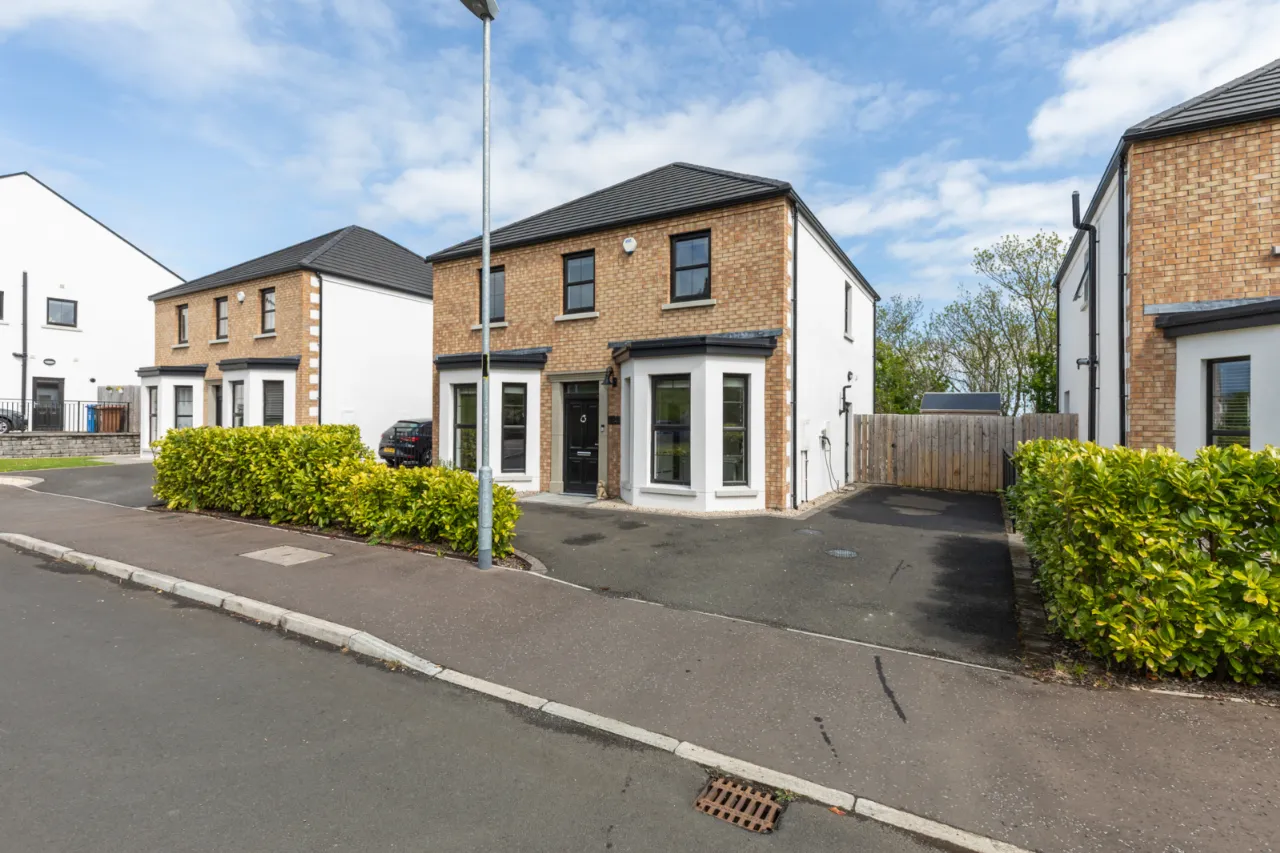 21 Scrabo Heights, Newtownards, County Down, BT23 4AG
