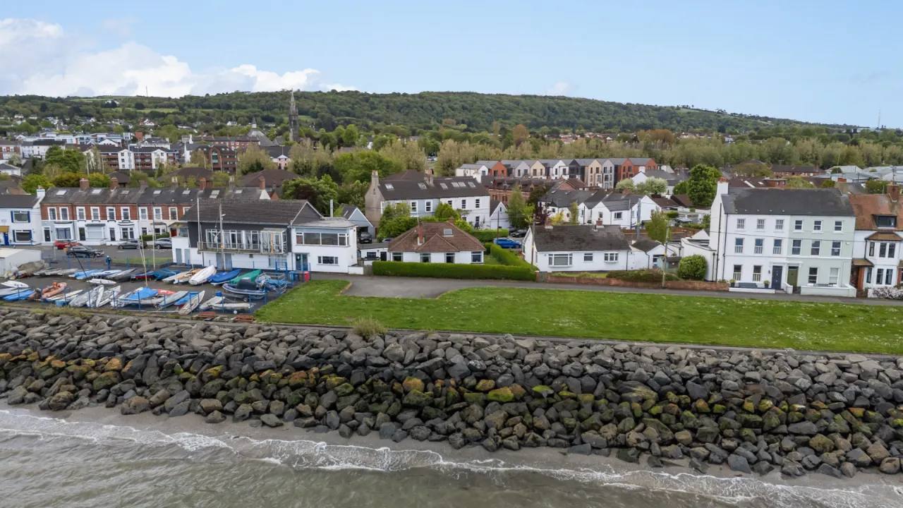 1a Kinnegar Road, Holywood, County Down, BT18 9JN