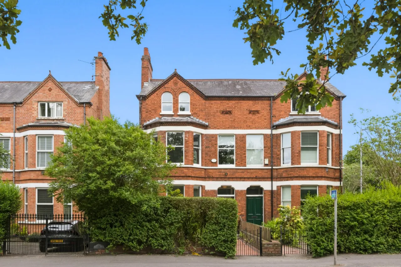 388 Ravenhill Road, Belfast, County Antrim, BT6 0BA