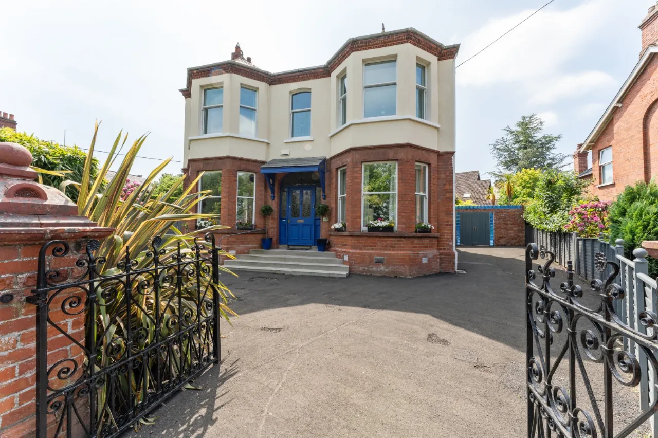 19 Dunmurry Lane, Dunmurry, Belfast, County Antrim, BT17 9RP