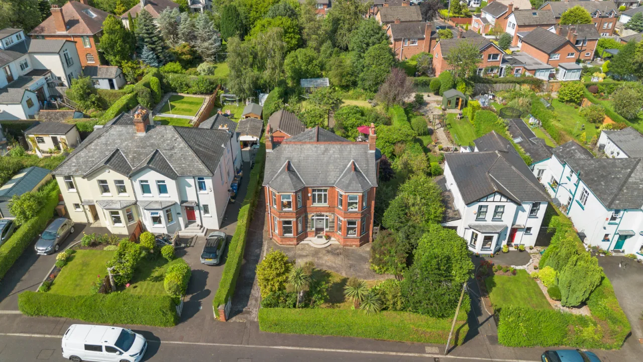 LYNCOT, 6 Castle Avenue, Belfast, County Antrim, BT15 4GE