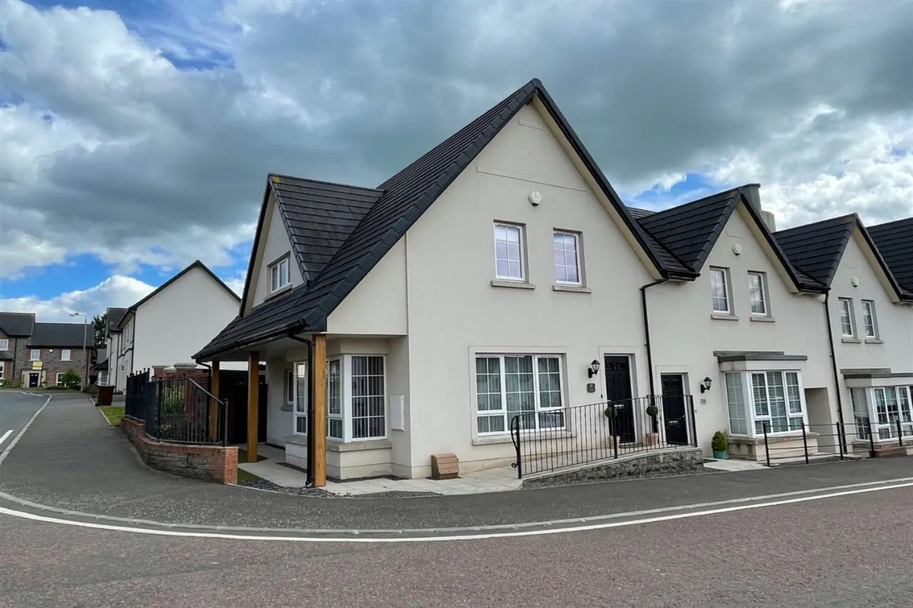 31 Millmount Village Square, Dundonald, BT16 1YX, 