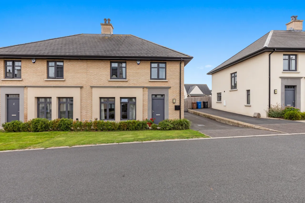 6 Pirrie Walk, Comber, Newtownards, County Down, BT23 5ZR