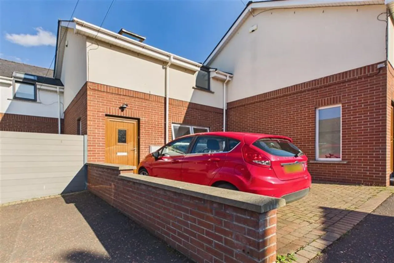 1b Avoniel Parade, Belfast, BT5 4SH, 