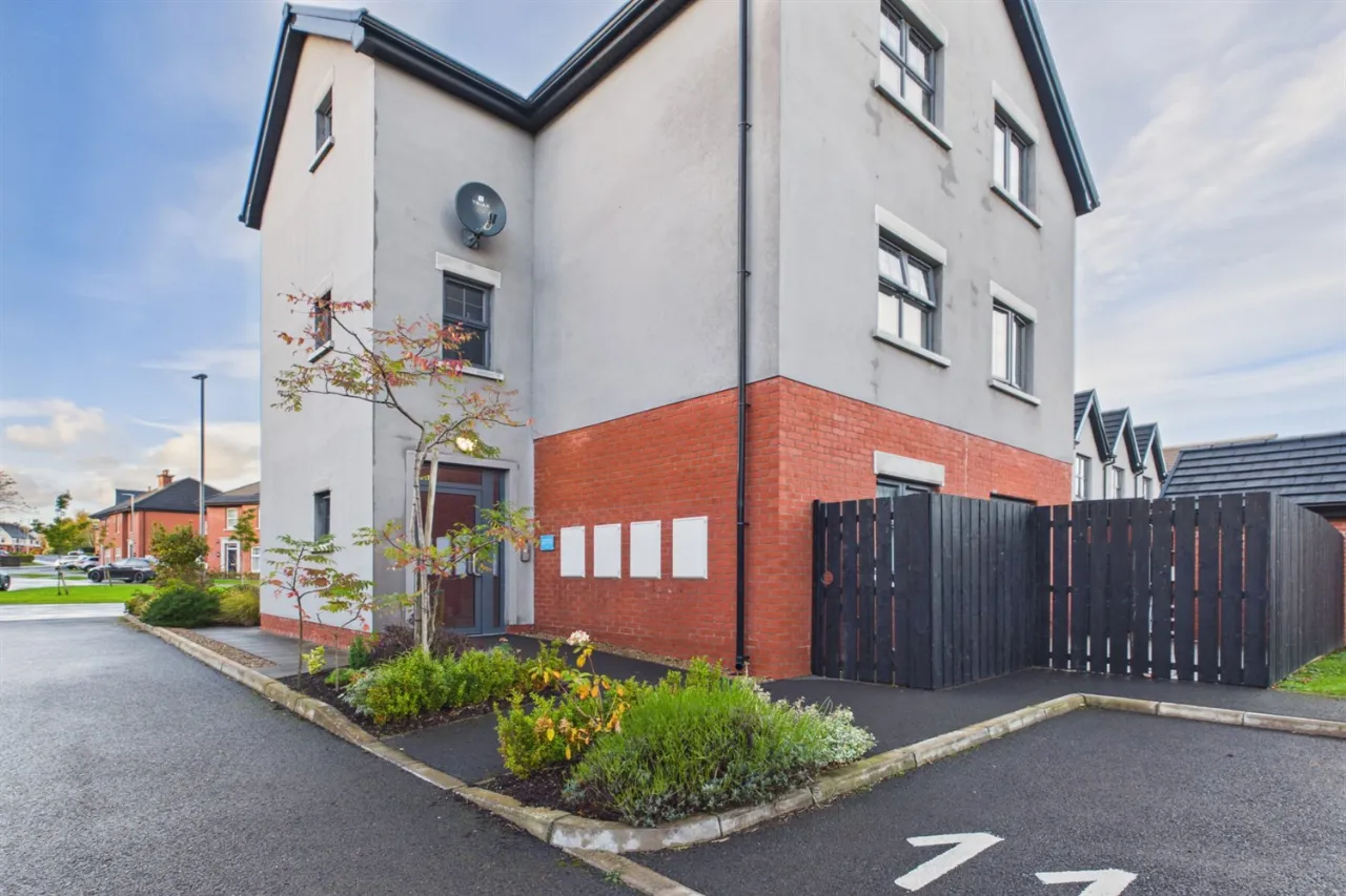 11l Oakfield Hall, Oakfield Park, Jordanstown, BT37 0QY, 
