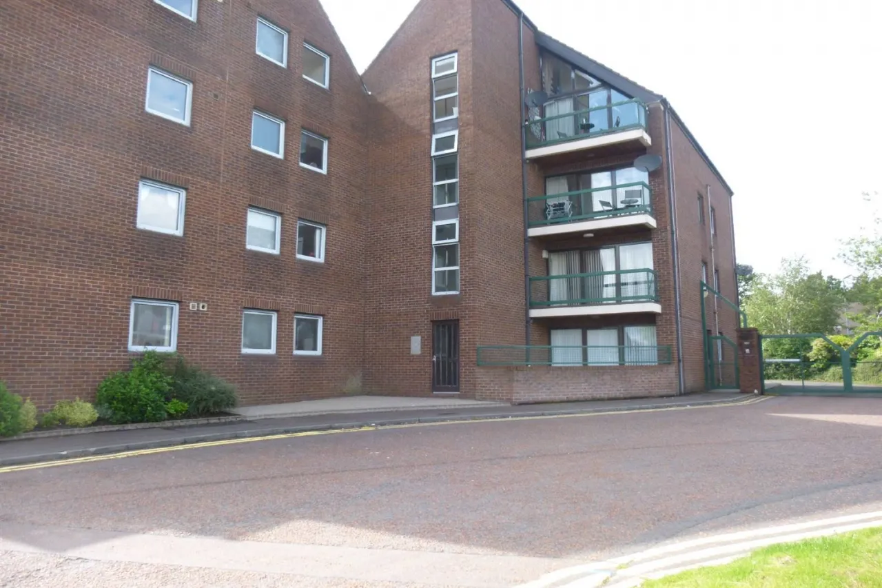 12 Balmoral Court, Belfast, BT9 7GR, 