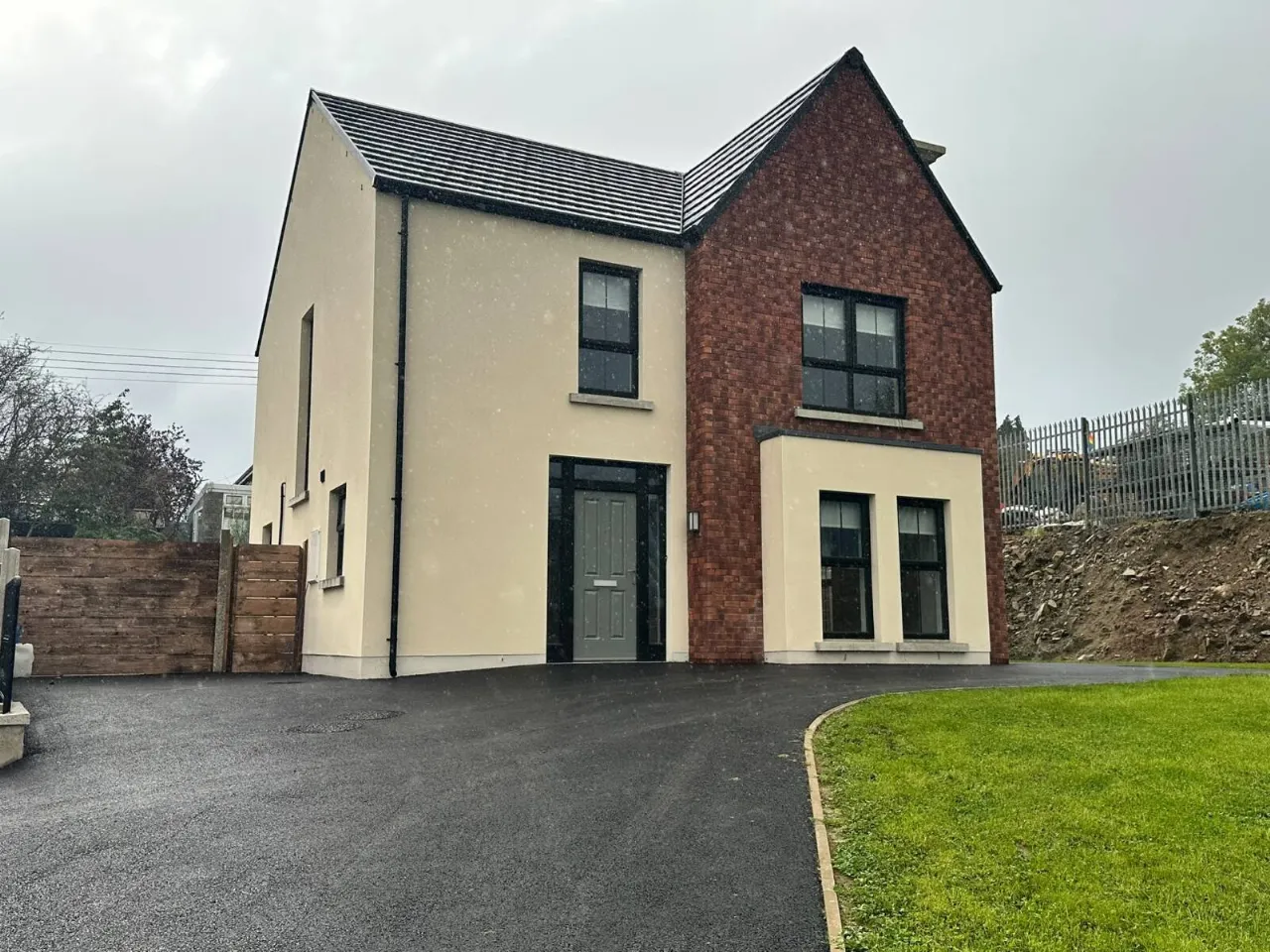 2 Gantry Glen, Newry, County Down, BT35 6FX