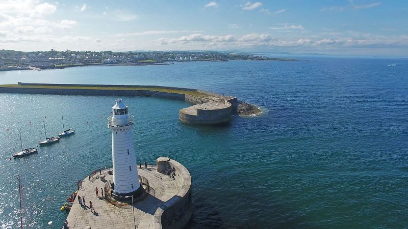 <p>Praised for the town's thriving high street, beautiful seaside location and the lively spirit</p>